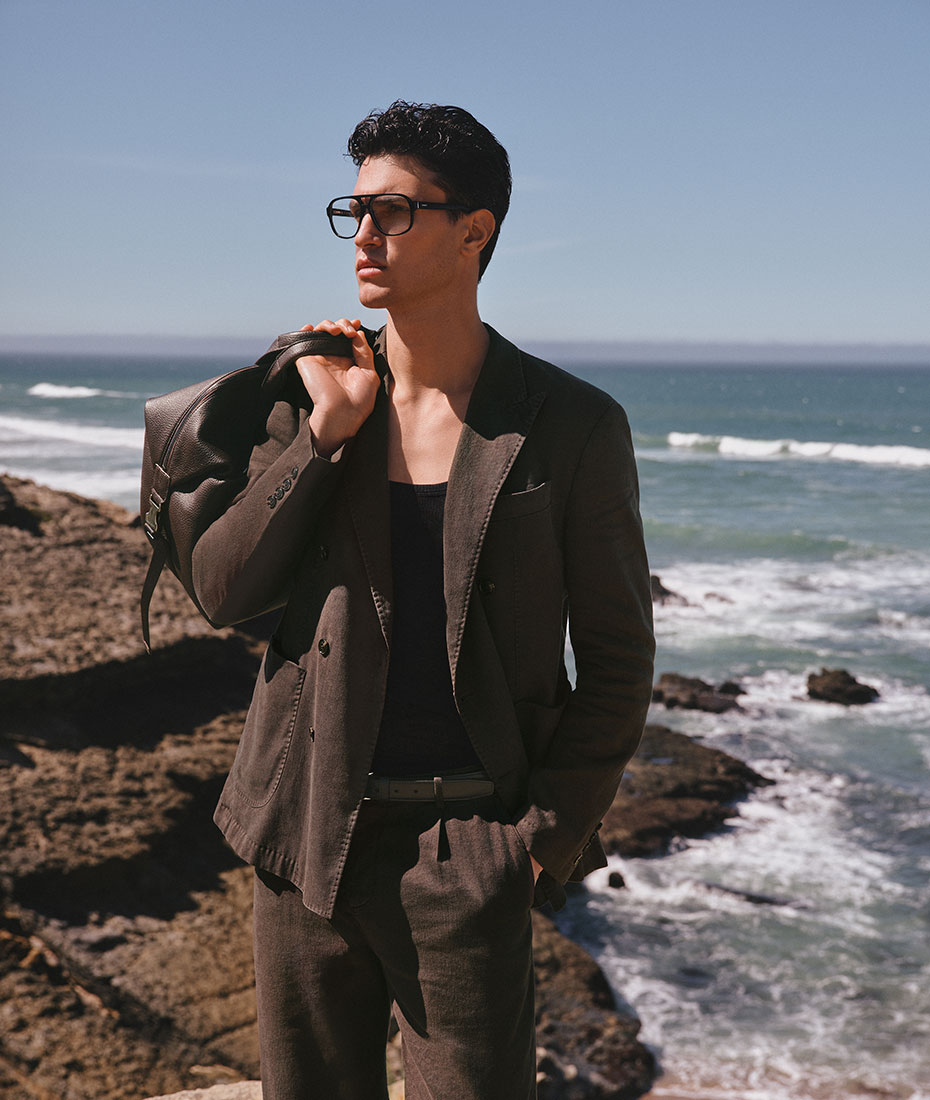 Joop!: Mann mit Brille